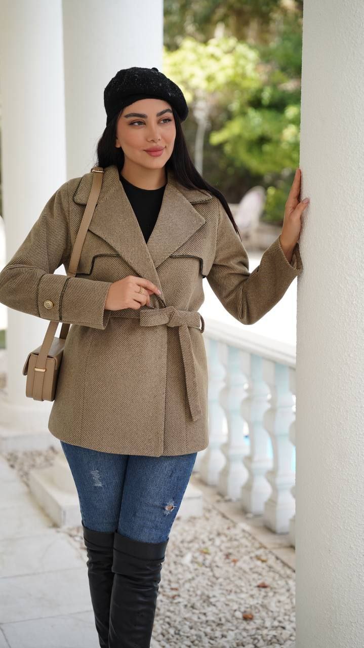پالتو زنانه یقه پهن کمربنددار – استایل خاص و کلاسی